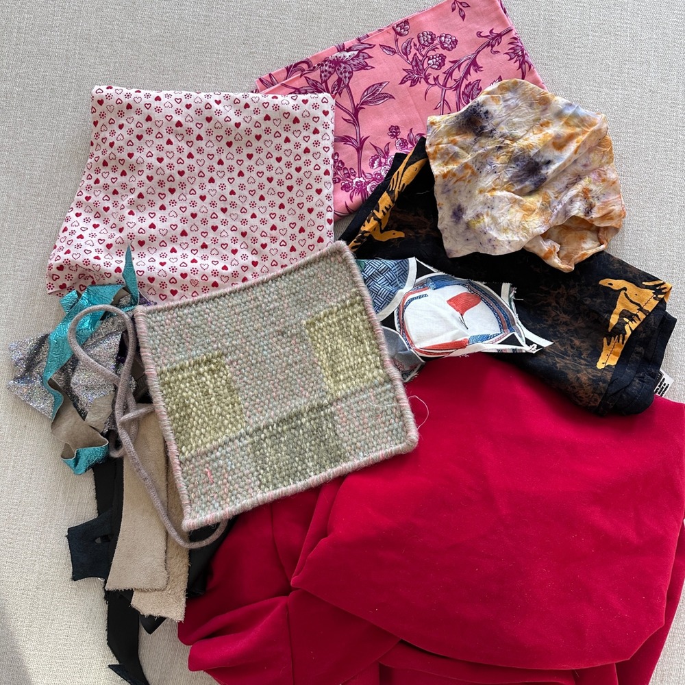 Fabric‎ Scrap Bundle Mixed Prints Textures Craft Sewing Apparel Projects